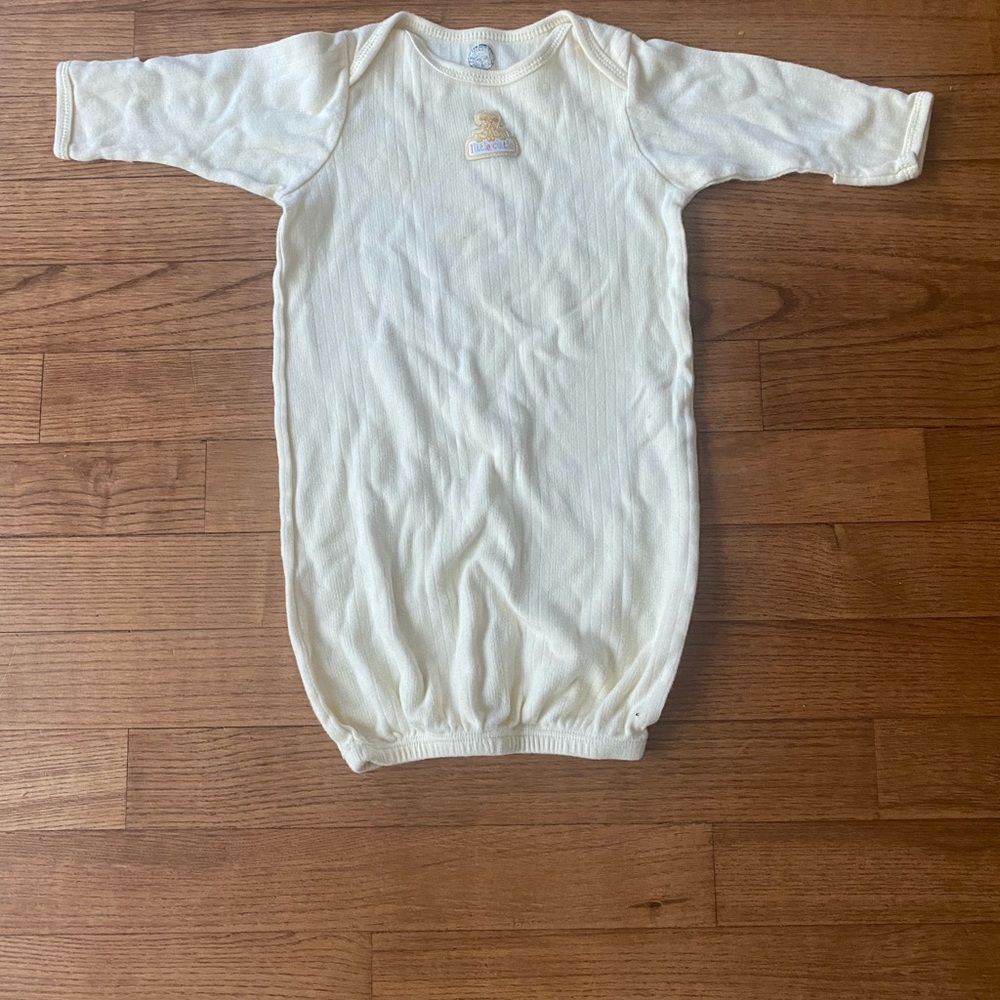 Gerber Soft Cream Baby girl or boy 0-6 months Garment sleep slack